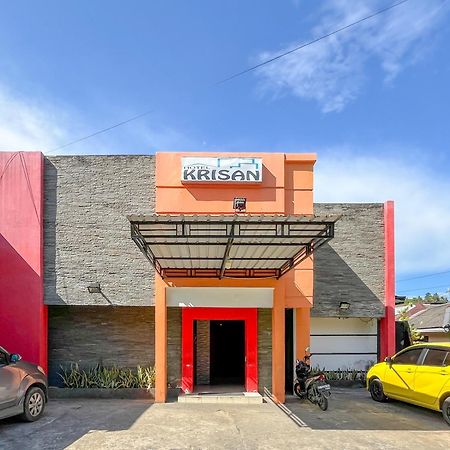 Hotel Reddoorz At Krisan Kendari à Pulupanda Extérieur photo